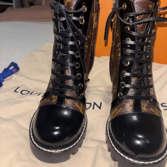 Louis Vuitton calf skin monogram boots - Picture 4 of 8
